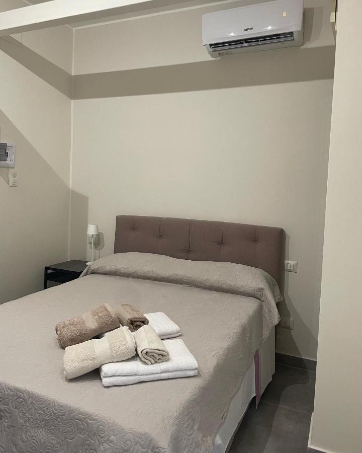 Dante284 Suites&Rooms Palermo Bagian luar foto