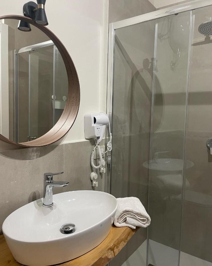 Dante284 Suites&Rooms Palermo Bagian luar foto